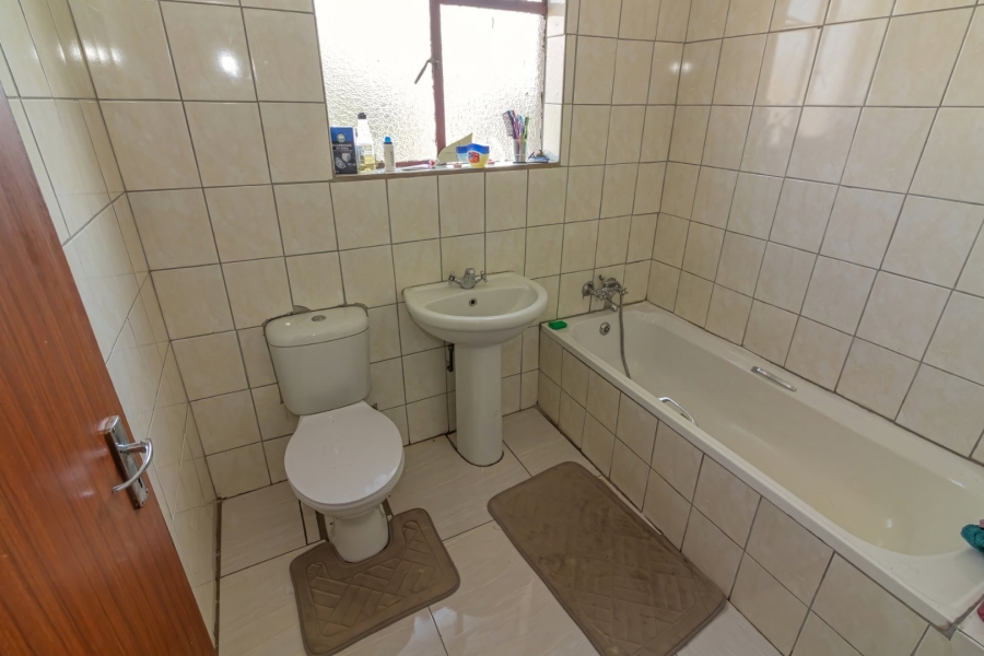 4 Bedroom Property for Sale in Maokeng Free State